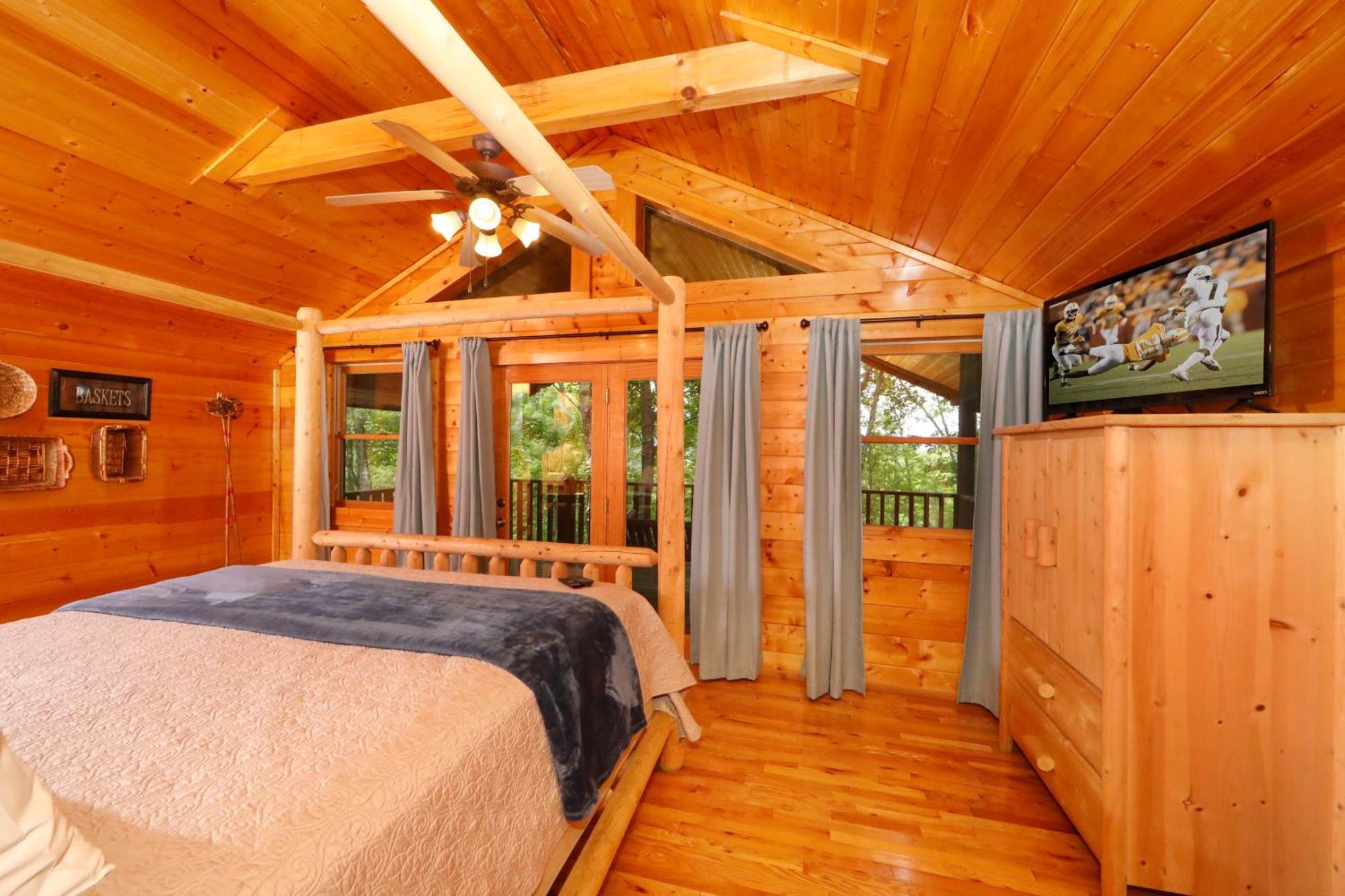 Smoky Top Sevierville Room photo