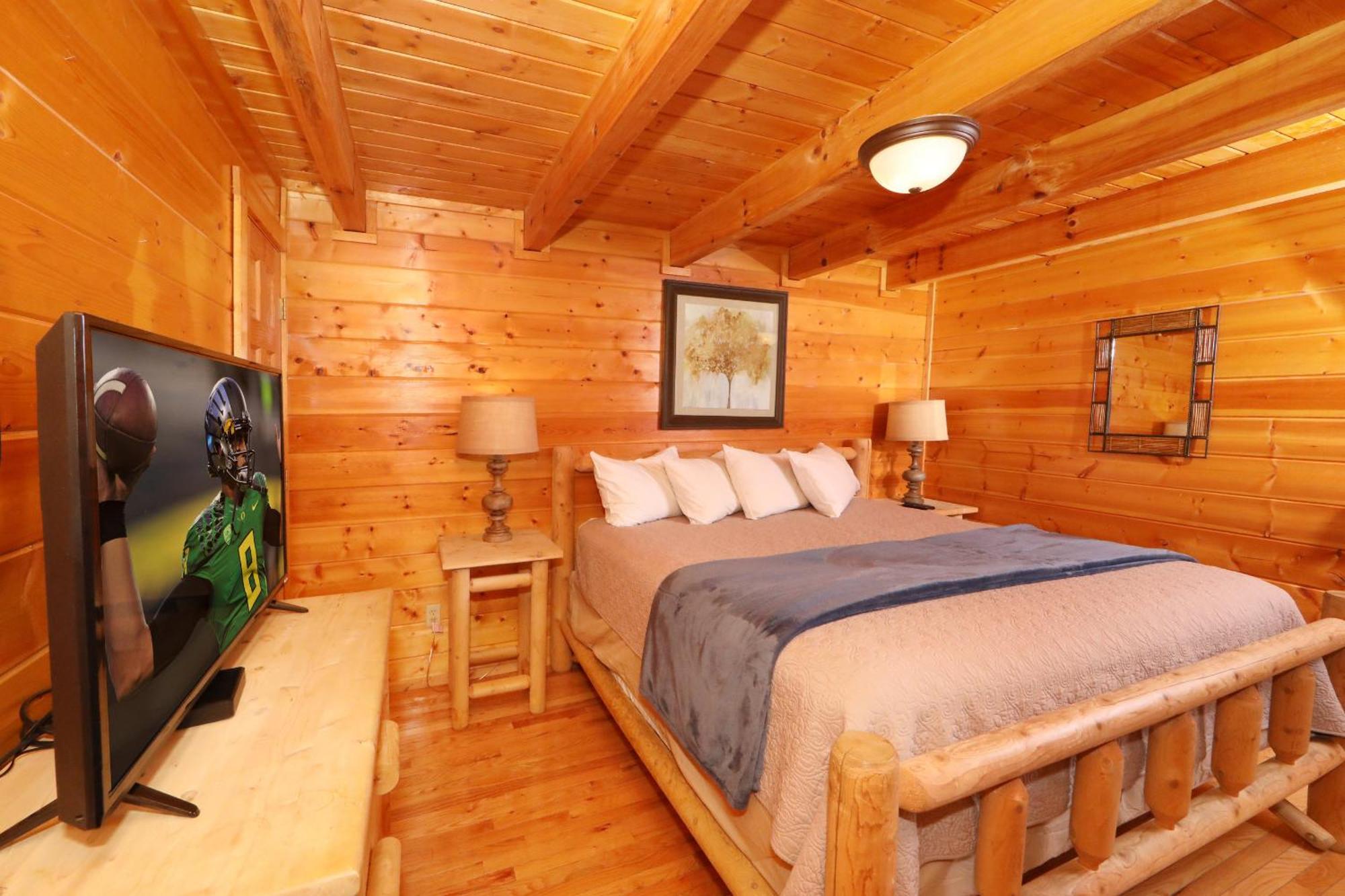 Smoky Top Sevierville Room photo